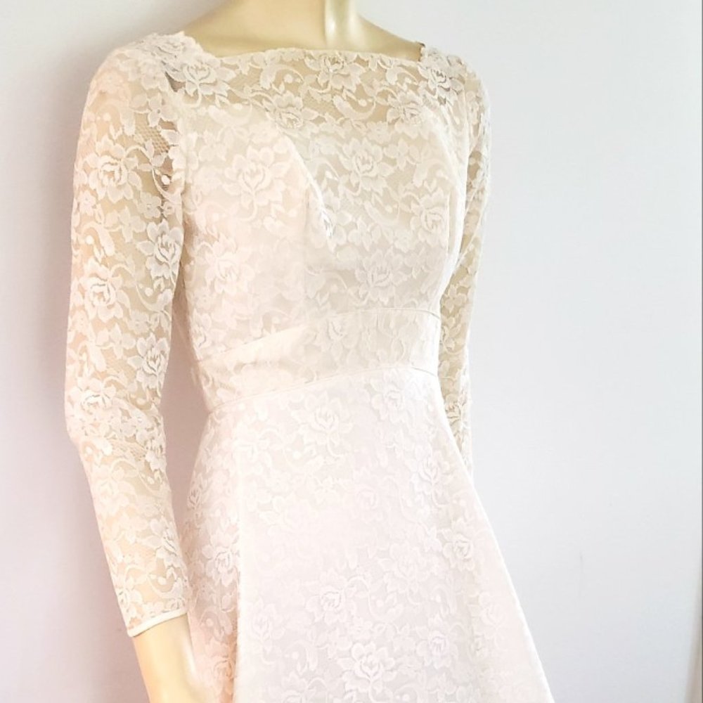 CLEARANCE 1970s lace wedding dress S groovy short cream color with veil